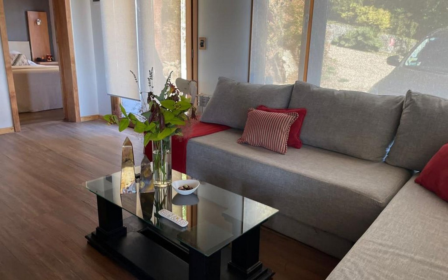 Casa sobre el Lago Moreno, Piscina Climatizada y Muelle en Bariloche