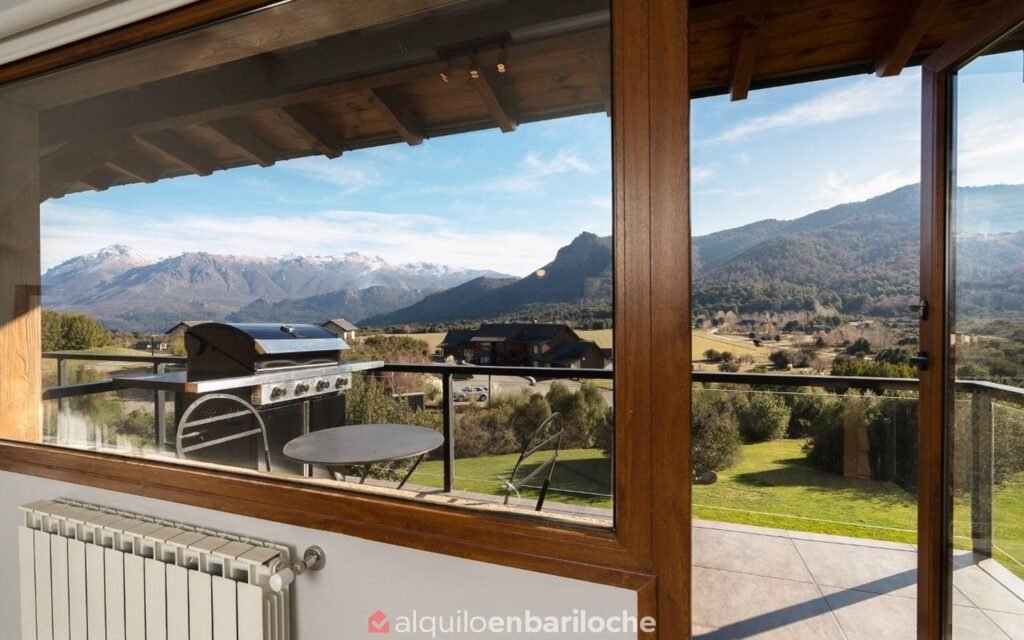 Departamento dúplex para 8 en Arelauquen, con balcón y parrilla, foto 7