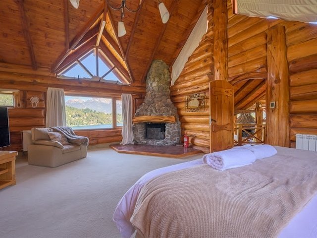 Casa con Costa de Lago, Playa, Muelle y Piscina Climatizada en Bariloche