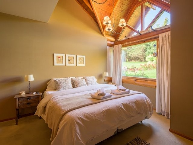 Casa con Costa de Lago, Playa, Muelle y Piscina Climatizada en Bariloche