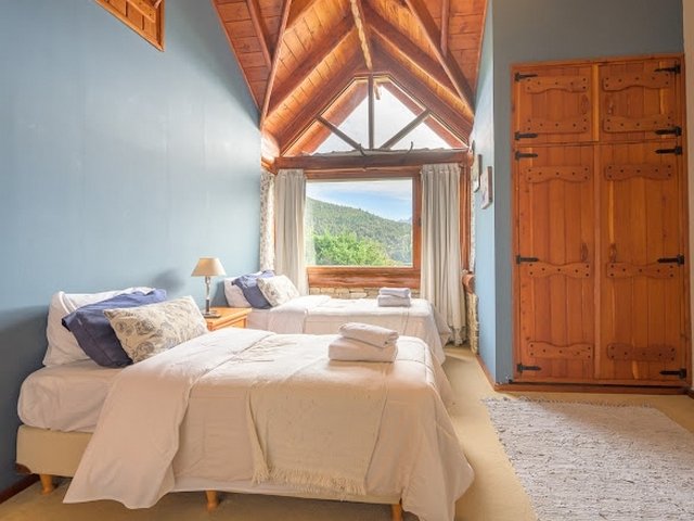 Casa con Costa de Lago, Playa, Muelle y Piscina Climatizada en Bariloche