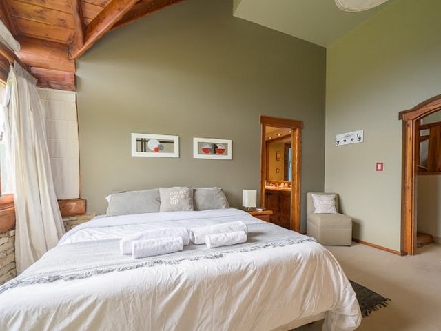 Casa con Costa de Lago, Playa, Muelle y Piscina Climatizada en Bariloche