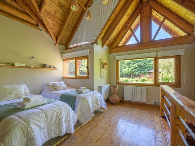 Casa con Costa de Lago, Playa, Muelle y Piscina Climatizada en Bariloche