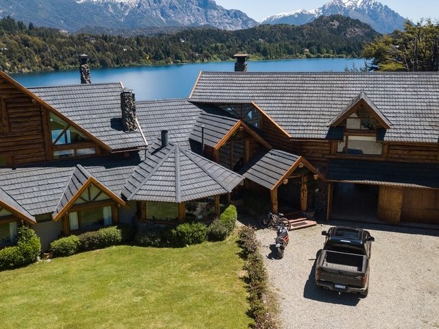 Casa con Costa de Lago, Playa, Muelle y Piscina Climatizada en Bariloche