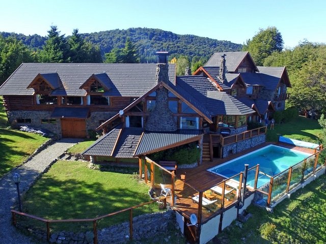 Casa con Costa de Lago, Playa, Muelle y Piscina Climatizada en Bariloche