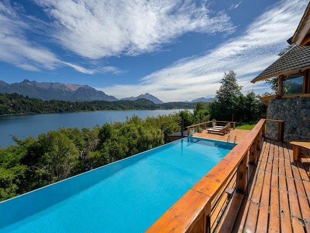 Casa con Costa de Lago, Playa, Muelle y Piscina Climatizada en Bariloche