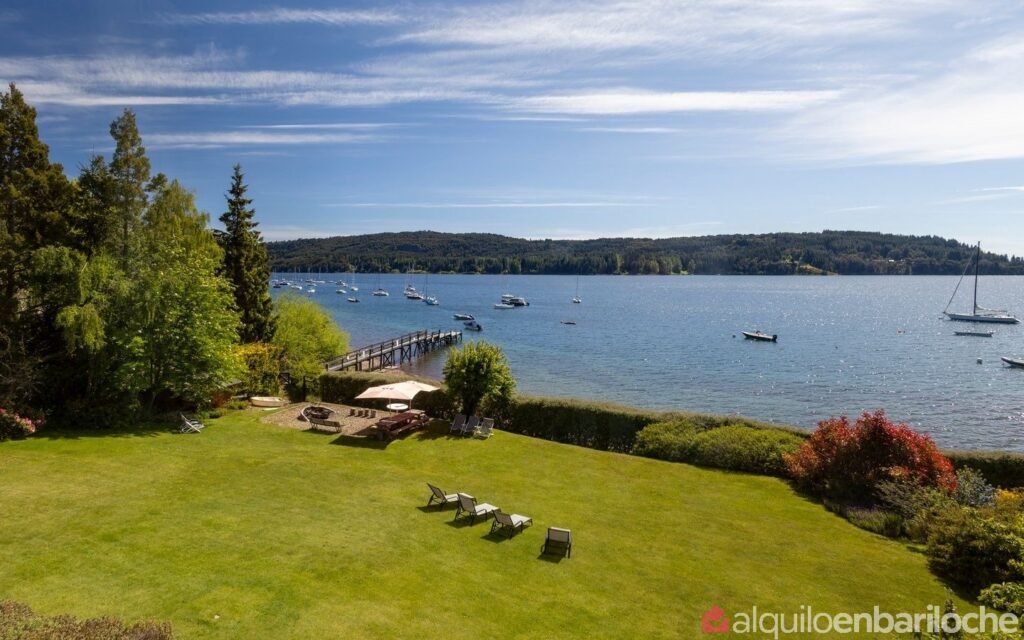 Casa con costa, playa y muelle privado sobre el Nahuel Huapi, para 11, foto 17