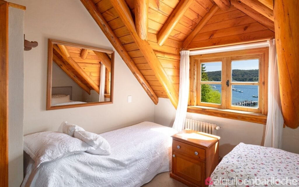 Casa con costa, playa y muelle privado sobre el Nahuel Huapi, para 11, foto 27