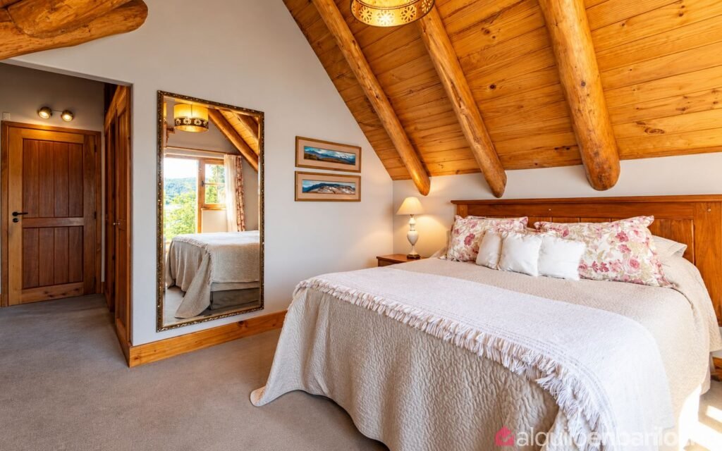 Casa con costa, playa y muelle privado sobre el Nahuel Huapi, para 11, foto 23