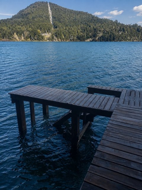 Casa con Costa de Lago, Playa, Muelle y Piscina Climatizada en Bariloche