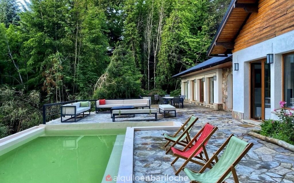 Casa de 3 suites con piscina y jardín en Circuito Chico