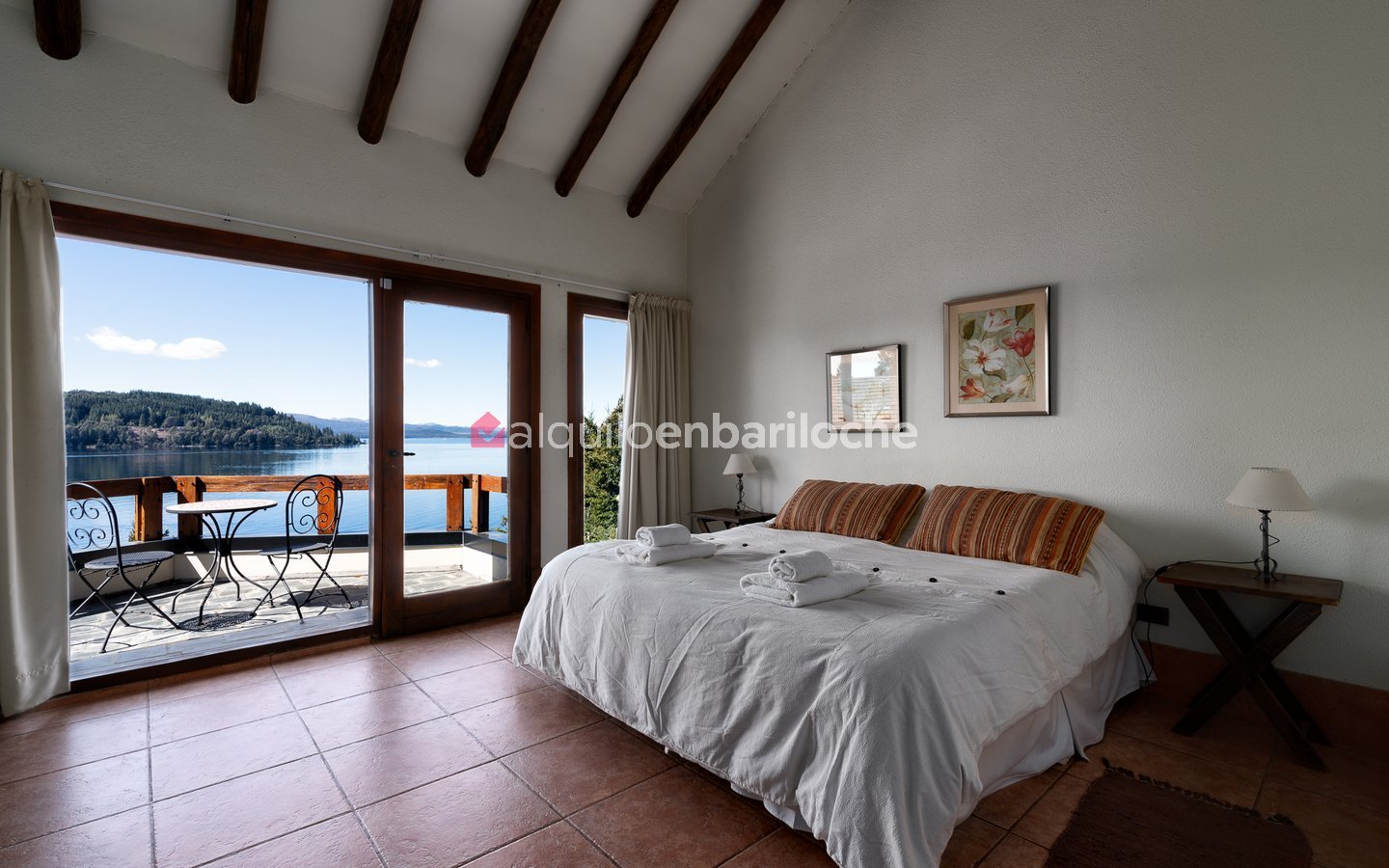 Casa con Playa en Km 12 | Alquiler con Costa de Lago