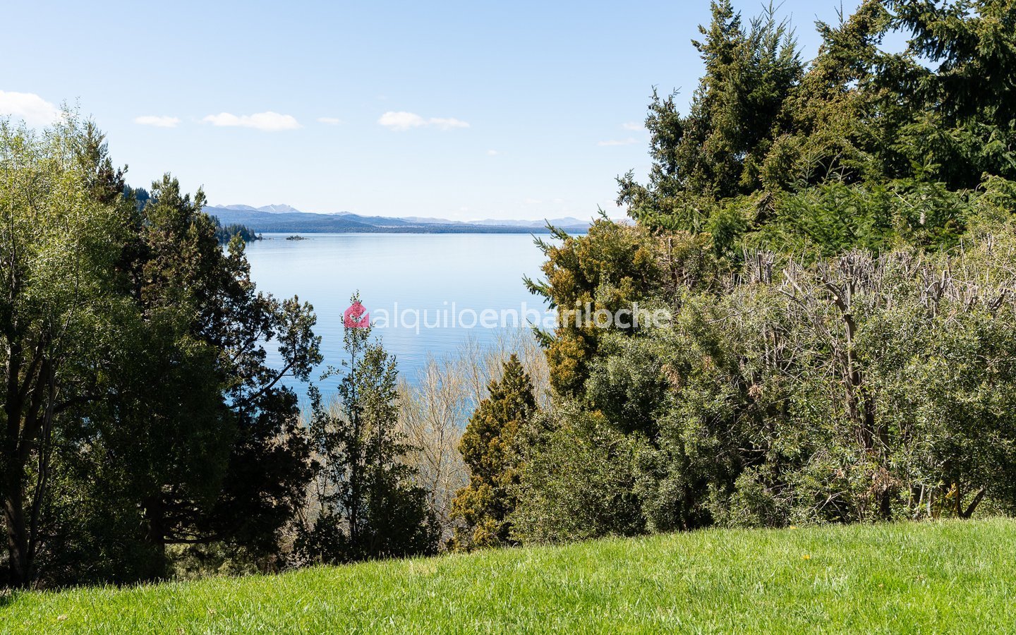 Casa con Playa en Km 12 | Alquiler con Costa de Lago