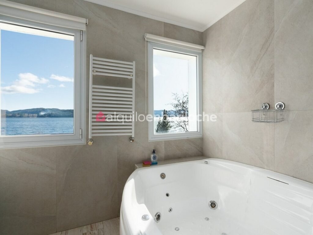 Casa con costa y playa sobre el Nahuel Huapi para 10 personas, foto 26