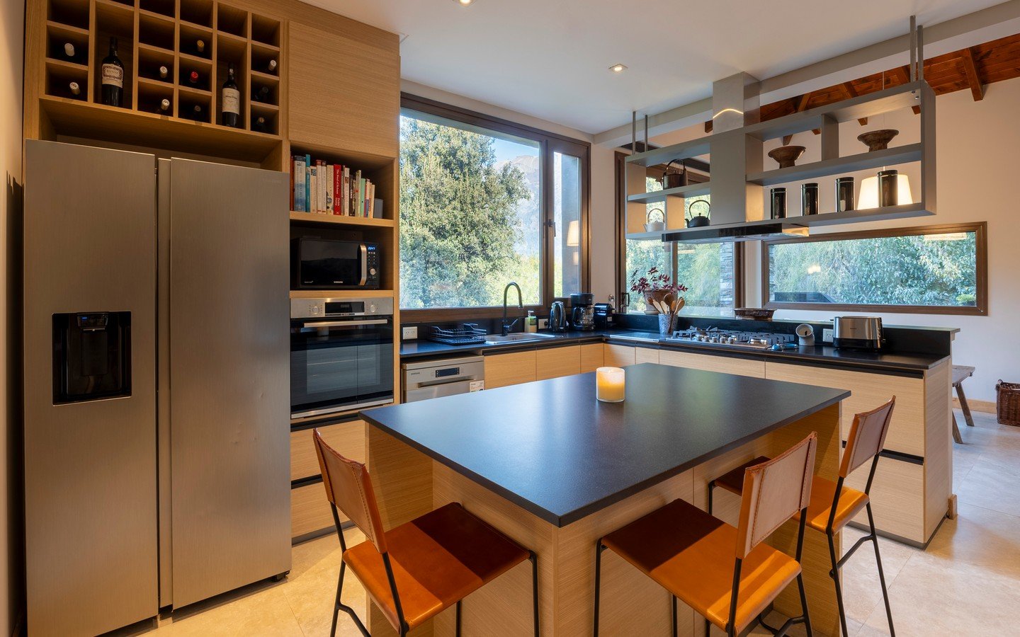 Casa para 8 en Arelauquen, barrio cerrado de Bariloche, con vistas al Cerro Ventana