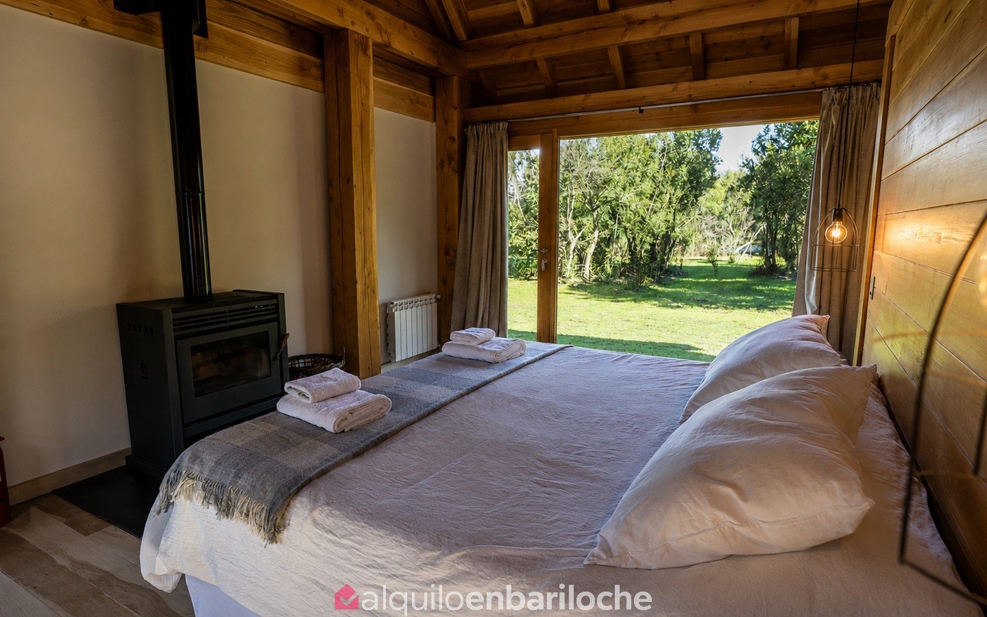 Casa para 12 en Arelauquen con vistas a los cerros y jacuzzi climatizado