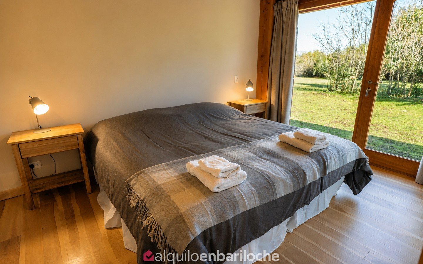 Casa para 12 en Arelauquen con vistas a los cerros y jacuzzi climatizado