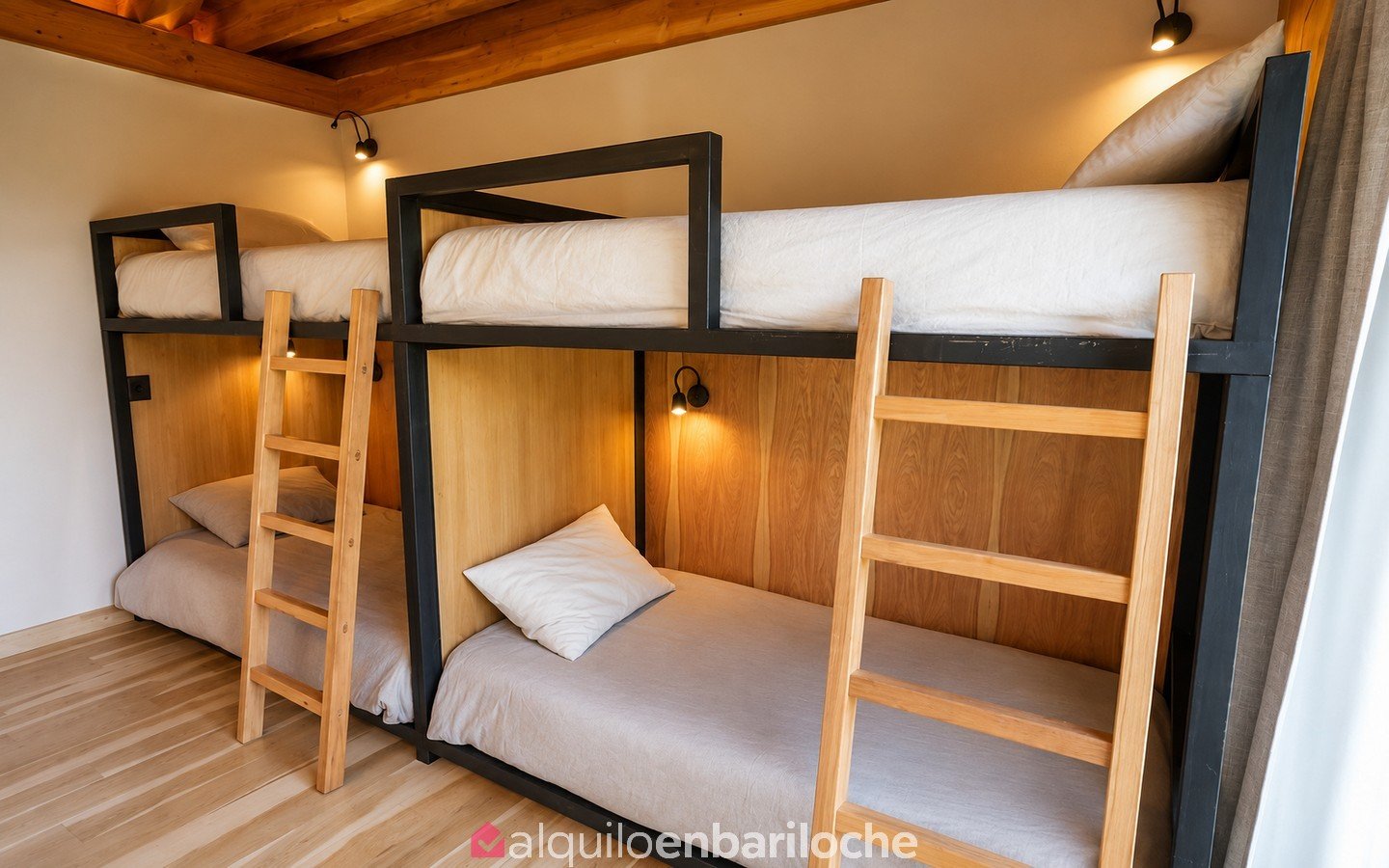 Casa para 12 en Arelauquen con vistas a los cerros y jacuzzi climatizado