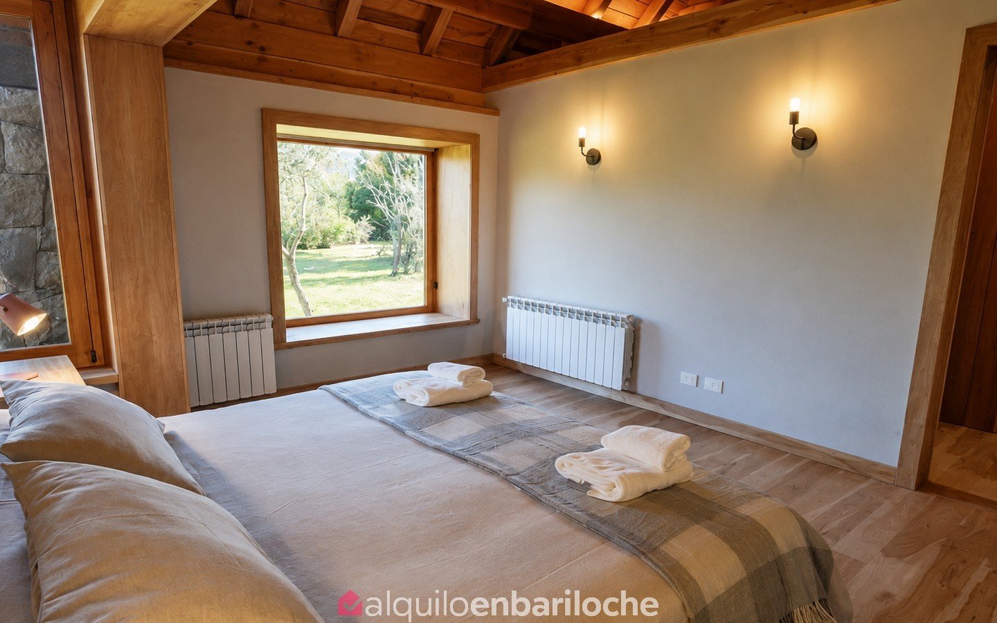 Casa para 12 en Arelauquen con vistas a los cerros y jacuzzi climatizado