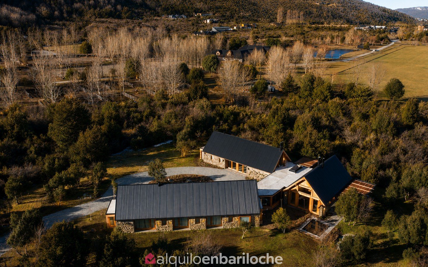 Casa para 12 en Arelauquen con vistas a los cerros y jacuzzi climatizado