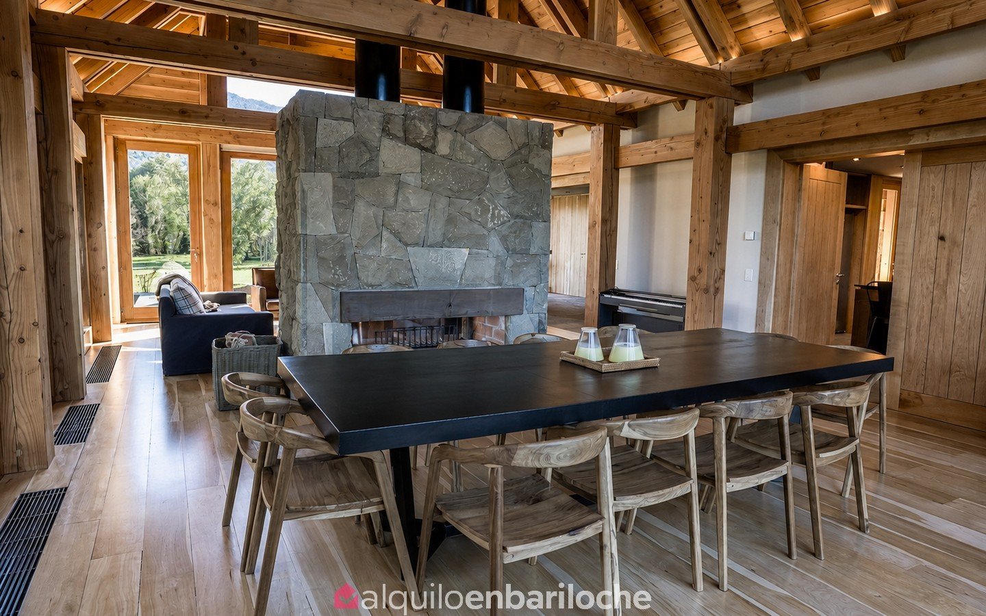 Casa para 12 en Arelauquen con vistas a los cerros y jacuzzi climatizado