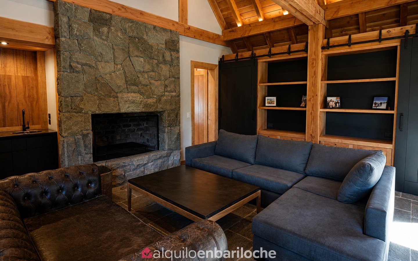 Casa para 12 en Arelauquen con vistas a los cerros y jacuzzi climatizado