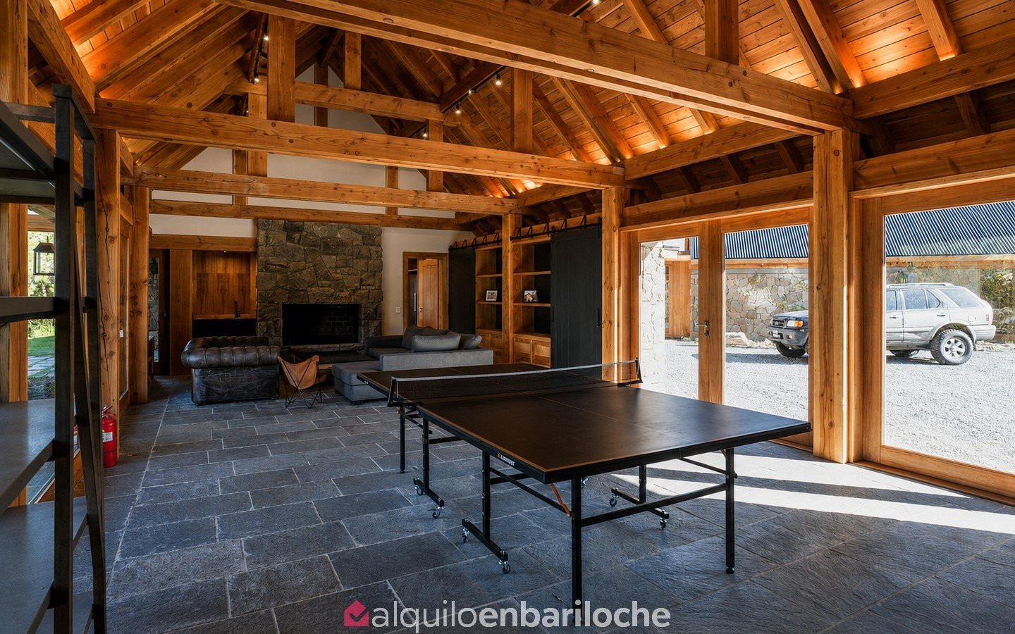 Casa para 12 en Arelauquen con vistas a los cerros y jacuzzi climatizado